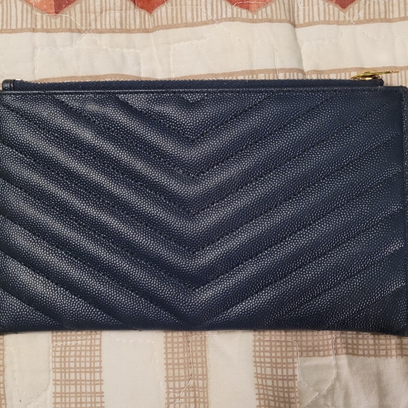 Yves Saint Laurent Navy Quilted Clutch - Picture 4 of 8